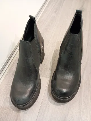 Botas Chelsea tacón alto negras