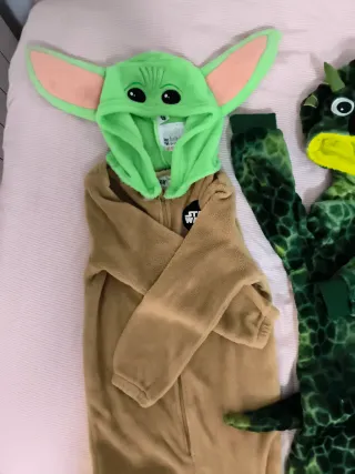 Pijamas/Disfraces Bebé Yoda y Dinosaurio