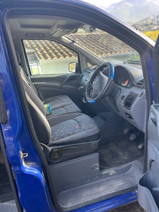 Mercedes RHD con matrícula inglesa