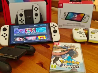 Nintendo Switch OLED + Pokémon Espada + Accesorios