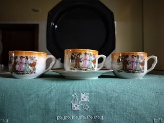 Vecchie tazze di porcellana