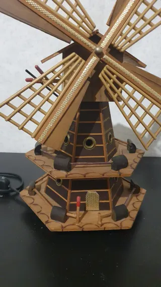 Lampada da tavolo mulino a vento