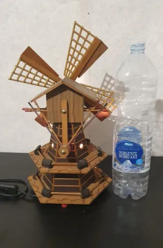 Lampada da tavolo mulino a vento