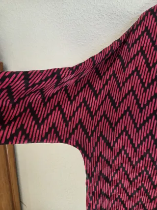 Camisa Mango Talla M/L Fucsia y Negra