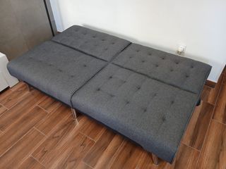 Sofá Cama Gris Pequeño - Como Nuevo