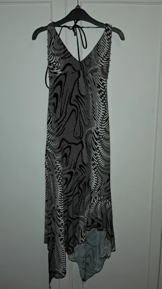 Vestido largo estampado blanco y negro