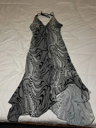 Vestido largo estampado blanco y negro