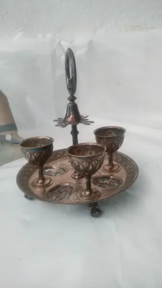 Antigua huevera metal plateado