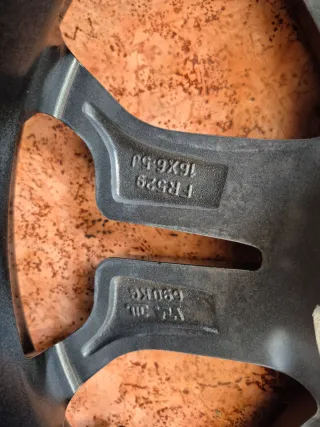 Llanta Citroën Cactus