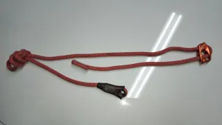 Arnés, disipadora y cabo doble regulable.