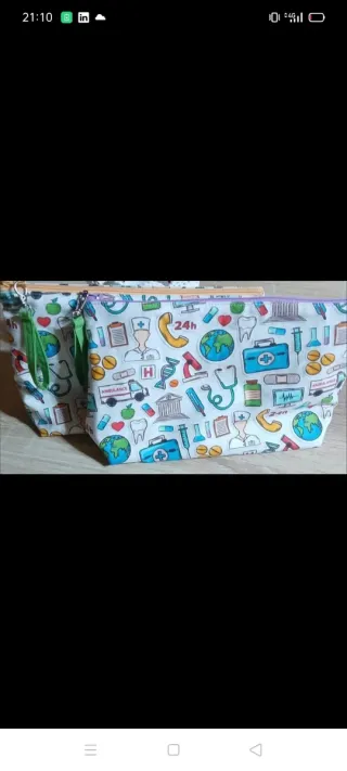 Neceser acolchado arcoíris ,bolsos, mochilas ...