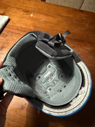 Casco sci Atomic blu