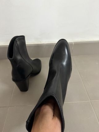 Botines de tacón negros