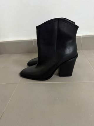 Botines de tacón negros