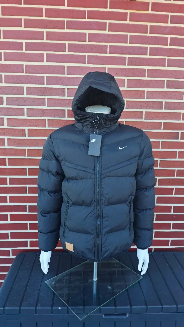 Chaqueta acolchada Nike negra hombre