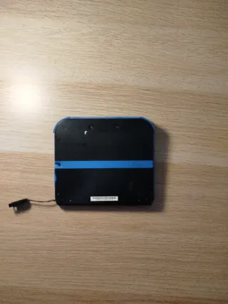 Nintendo 2DS Negra y Azul + Yōkai Watch. Sin lápiz