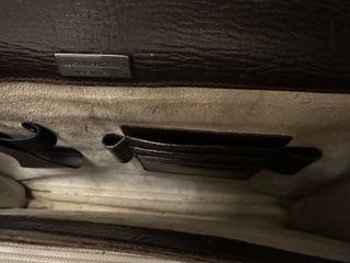 Maletín Giorgio Armani cuero marrón oscuro