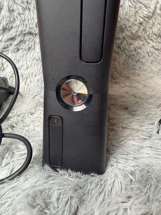 Xbox 360 Negra + Mando Blanco