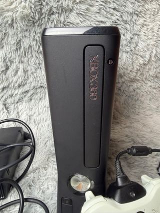 Xbox 360 Negra + Mando Blanco