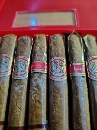 Caja antigua puros Lutetia