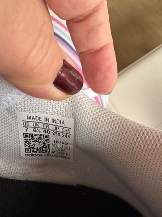 Zapatillas Adidas Blancas y Rojas