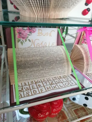 Libro decorato macchina da scrivere