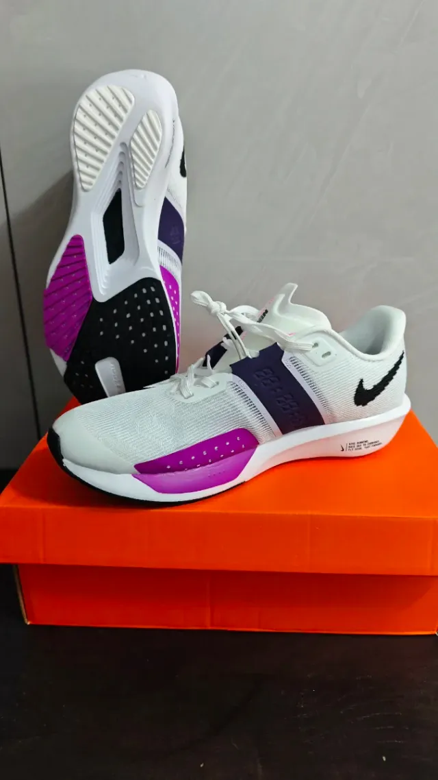 Zapatillas Nike Air Zoom Blancas y Moradas