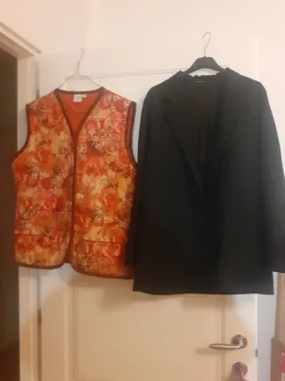 Gilet donna fantasia floreale e giacca nera