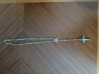 Rosario de plata con cruz