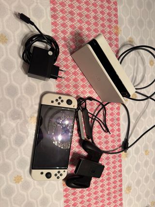 Nintendo Switch OLED + accesorios