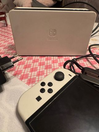 Nintendo Switch OLED + accesorios