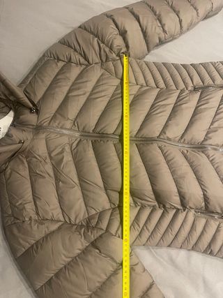 Abrigo plumas acolchado con capucha