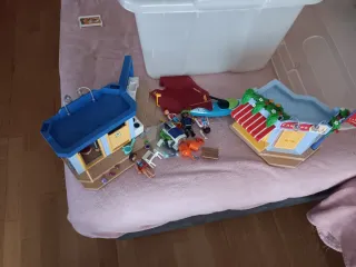 Playmobil Camión con el zoo, heladería y camping.