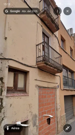 Se vende casa de pueblo situada en la calle Santa