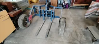 Transpaleta manual azul