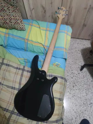 Bajo zurdo Fernandes FRB-40