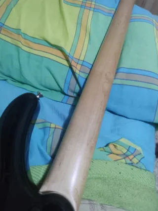 Bajo zurdo Fernandes FRB-40