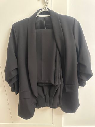 Conjunto traje blazer y pantalón negro