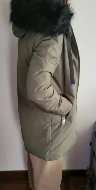 Abrigo largo impermeable,