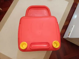 Pupitre infantil rojo y azul