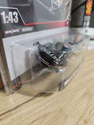 Hot Wheels Premium Mercedes-AMG GT3 1:43