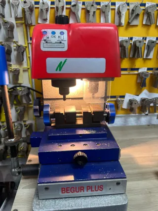 Máquina duplicadora de llaves