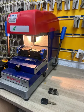 Máquina duplicadora de llaves