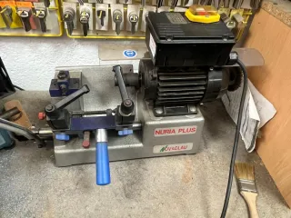 Máquina duplicadora de llaves