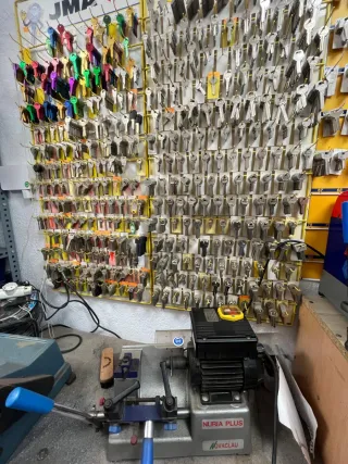 Máquina duplicadora de llaves