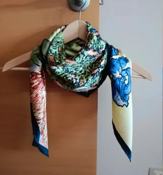 PAÑUELO SEDA VAN GOGH
