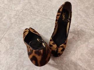 Yves Saint Laurent Zapatos Tacón Leopardo, origina