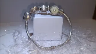 Pulsera Pandora con charms de viaje