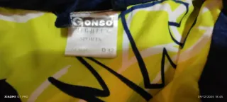 Chaqueta  azul y amarilla