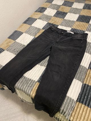 Pantalón vaquero negro